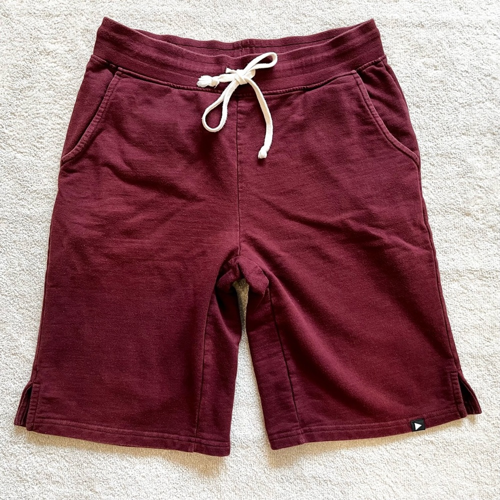 FEATURE ALL THINGS GOOD MENS SHORTS SIZE LARGE TRENDY STREET WEAR MODERN